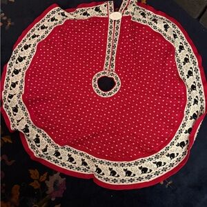 Latvian Hand Knit Red, White, & kitty Christmas Tree Skirt